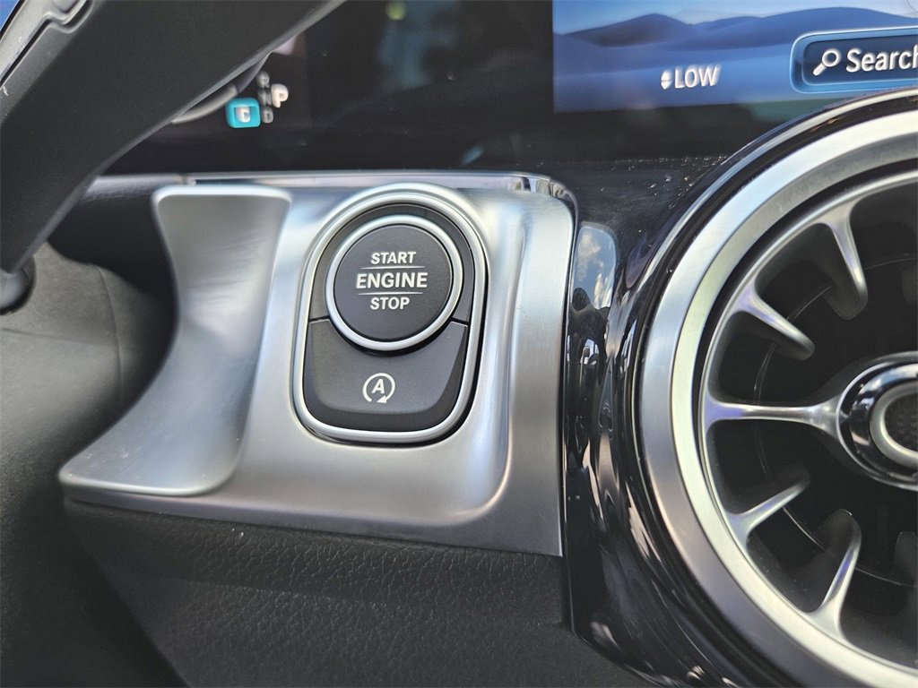 Used 2025 Mercedes-Benz GLB 35 AMG 4MATIC image 20