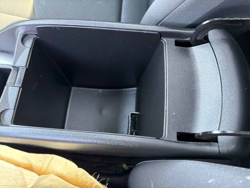 Used 2017 Chevrolet Malibu LT image 27