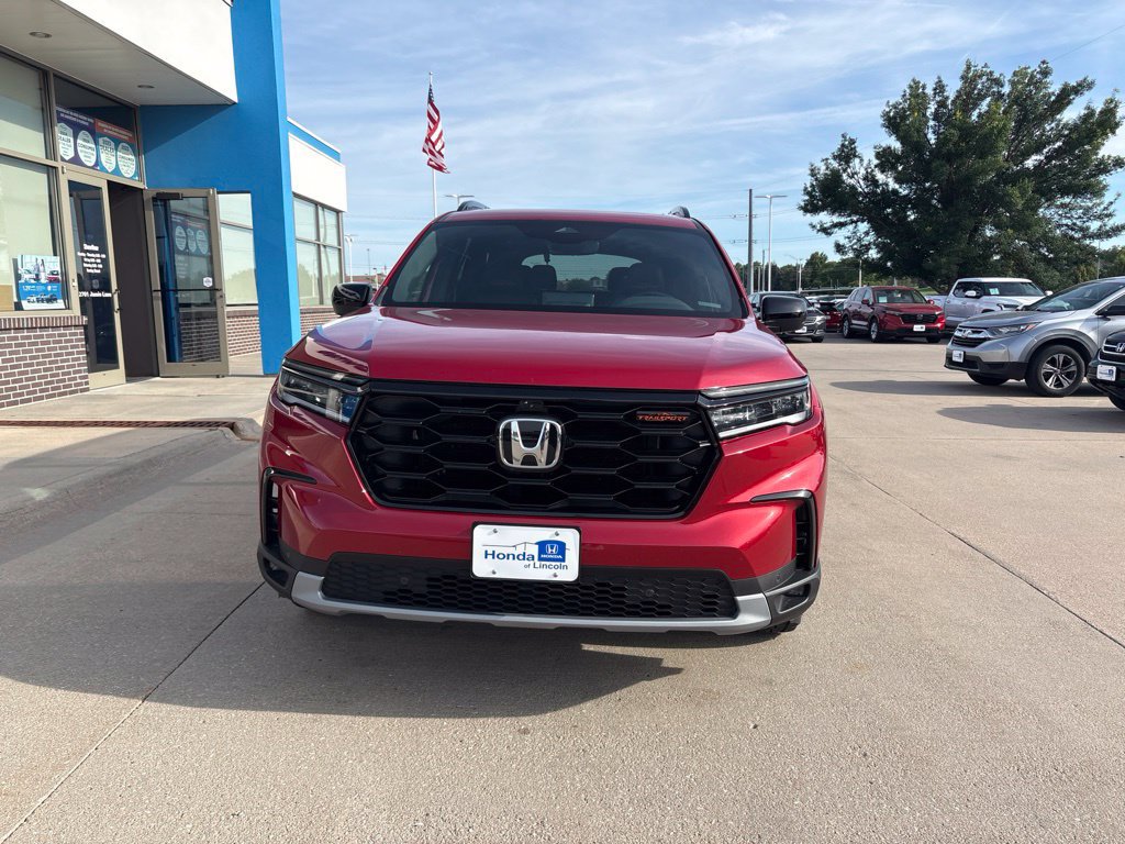 Certified 2025 Honda Pilot TrailSport image 2