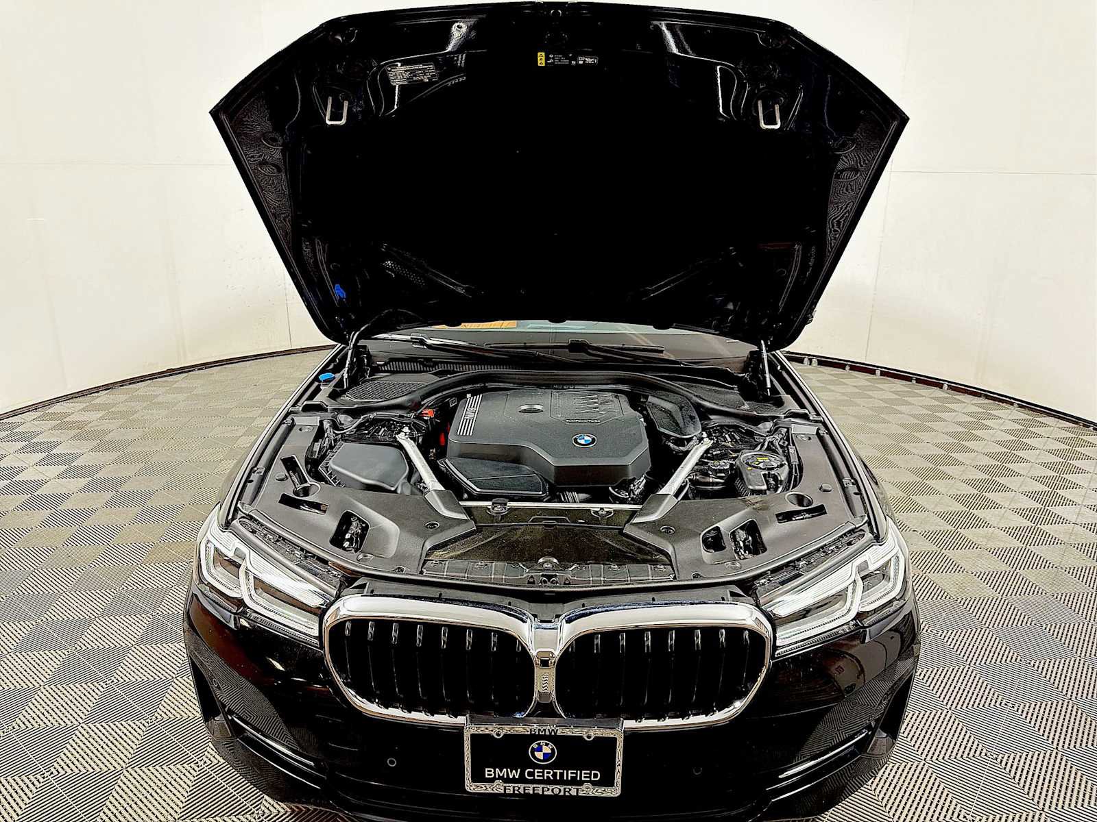 Certified 2023 BMW 530i xDrive w/ Convenience Package image 32