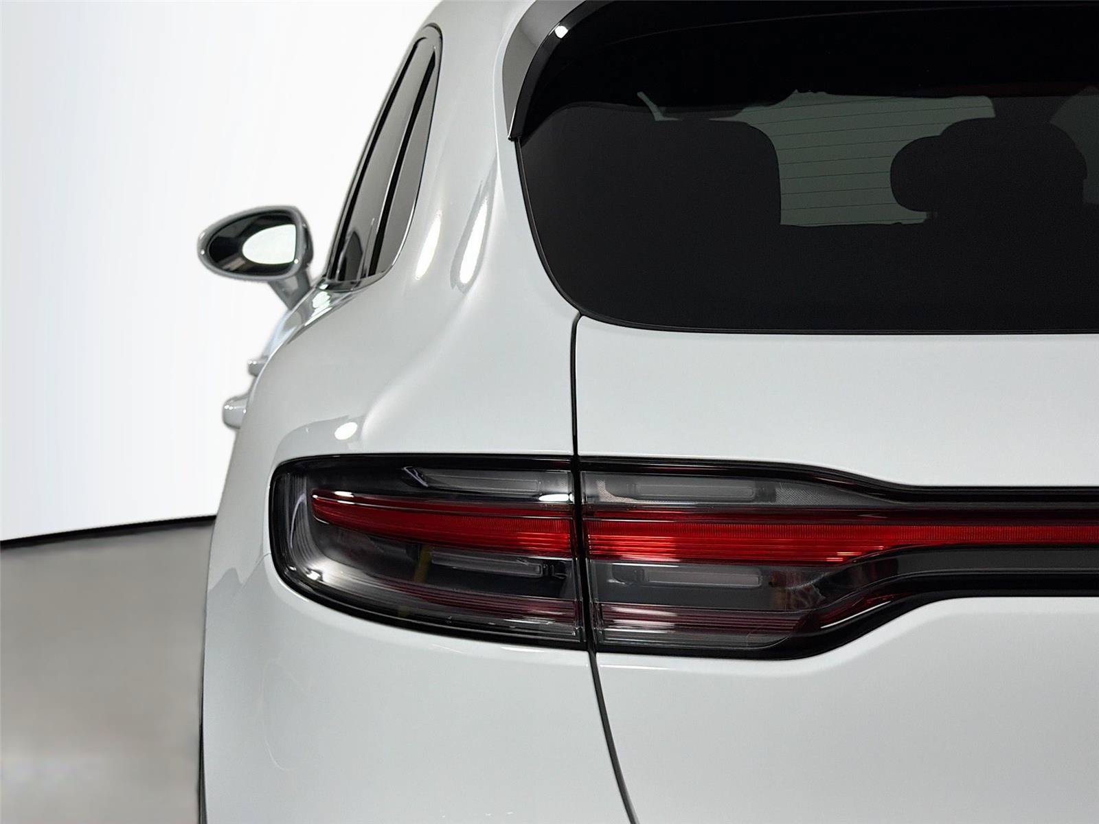Certified 2025 Porsche Macan S AWD/4WD image 16