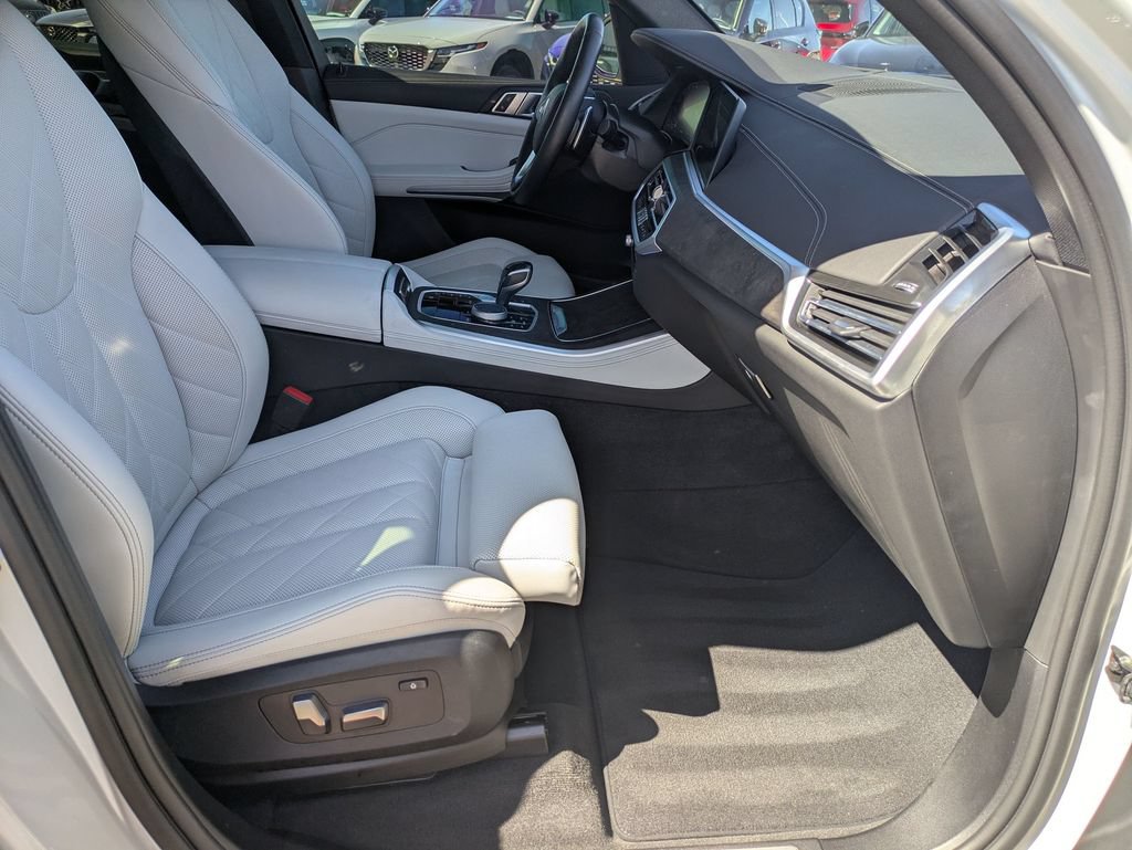 Used 2023 BMW X5 xDrive40i w/ Premium Package AWD/4WD image 22