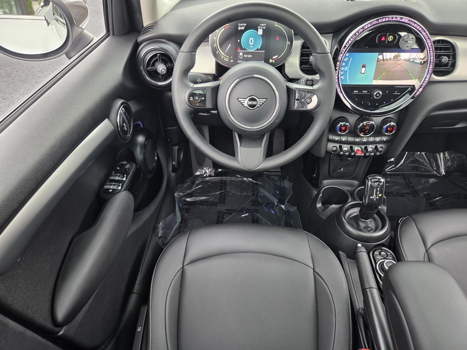 Used 2024 MINI Cooper 4-Door Hardtop FWD image 12