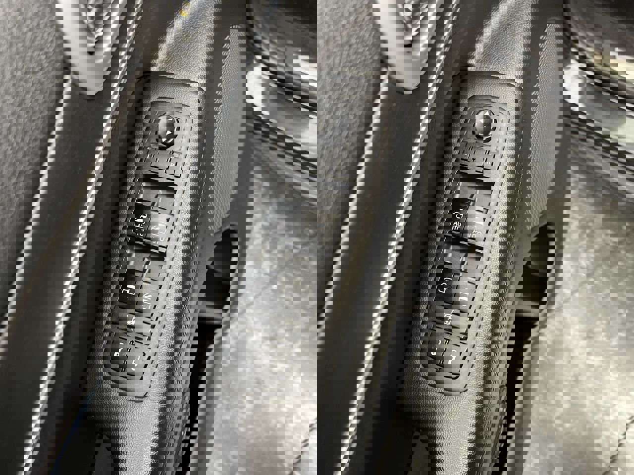 Used 2018 Jeep Grand Cherokee Limited image 9