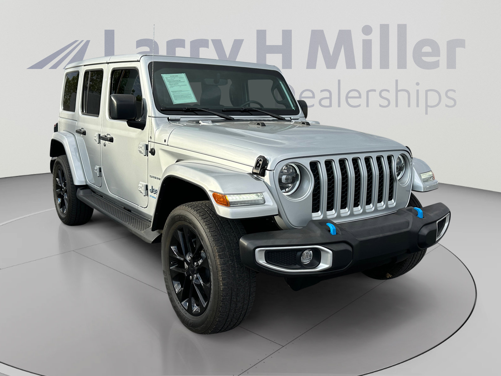 Used 2023 Jeep Wrangler Unlimited Sahara w/ Cold Weather Group AWD/4WD image 7