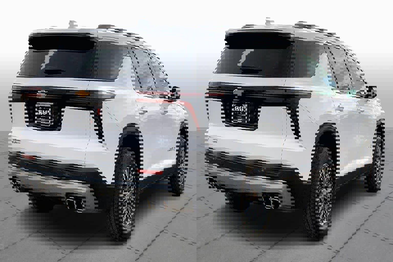 Used 2025 Chevrolet Traverse LT image 12