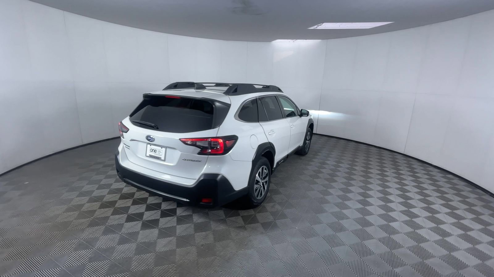 Used 2023 Subaru Outback Premium image 8