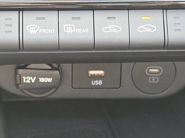 Certified 2025 Hyundai Elantra Limited image 9