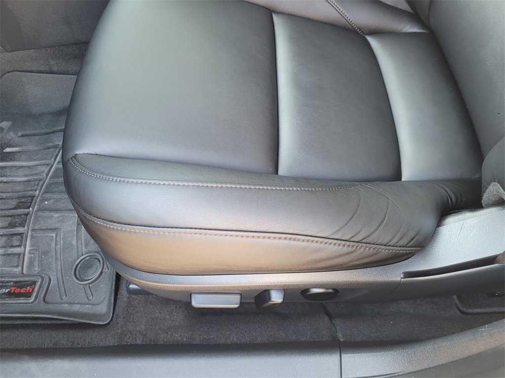 Used 2023 MAZDA MAZDA3 s image 28