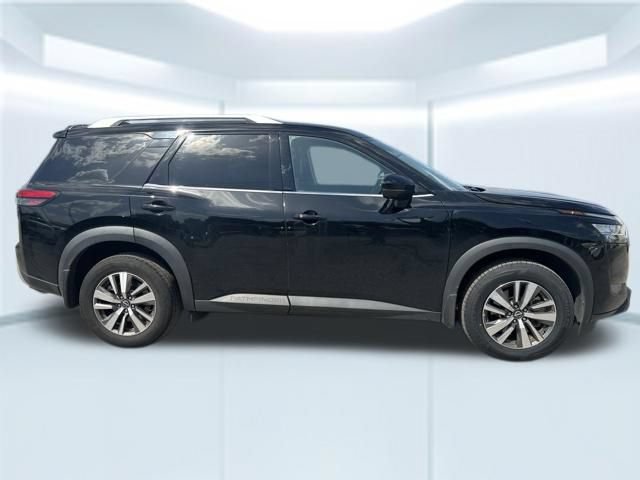 Used 2024 Nissan Pathfinder SL AWD/4WD image 5