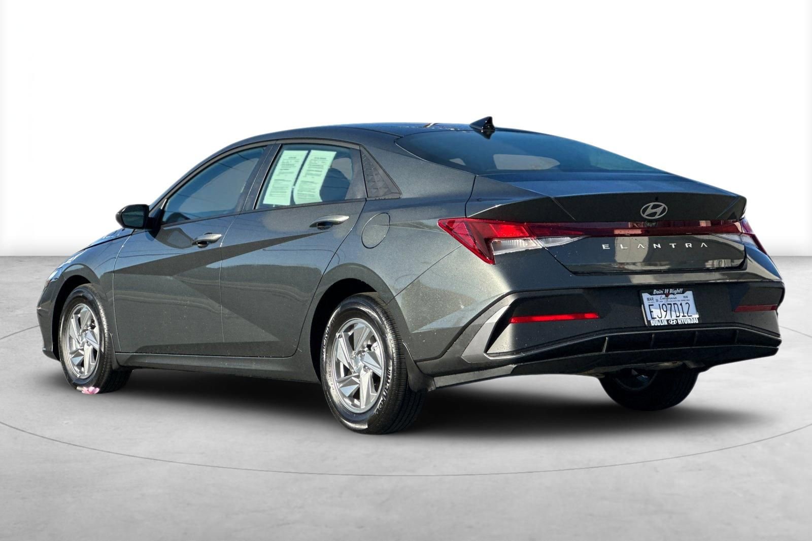 Certified 2026 Hyundai Elantra SE FWD image 4