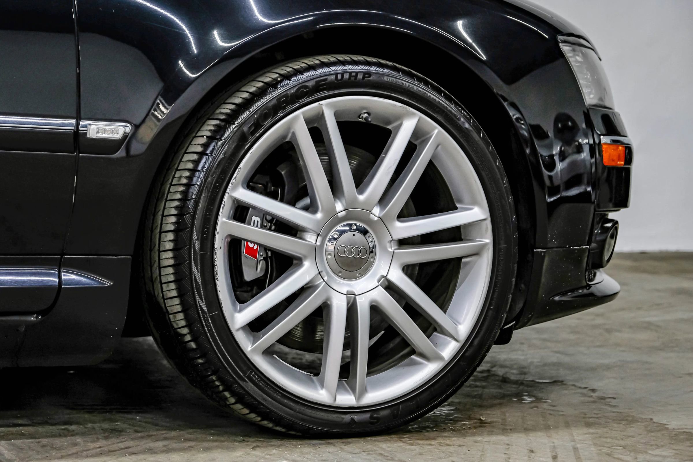 Used 2007 Audi S8 image 56