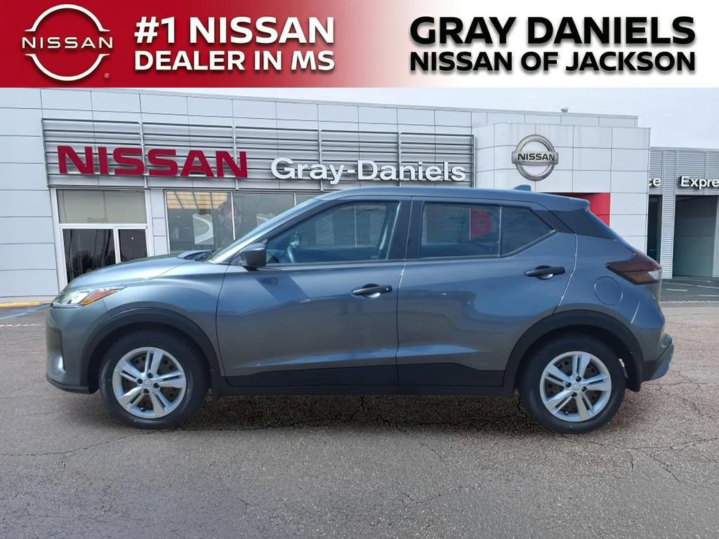 Used 2022 Nissan Kicks S FWD image 4