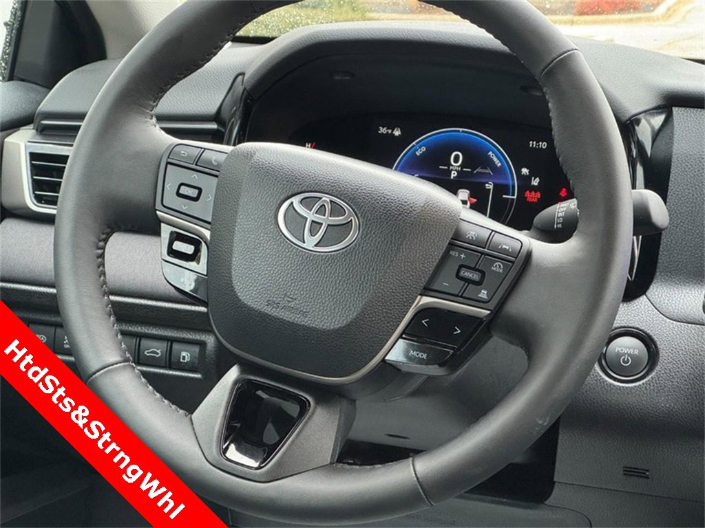 Used 2025 Toyota Camry LE image 11