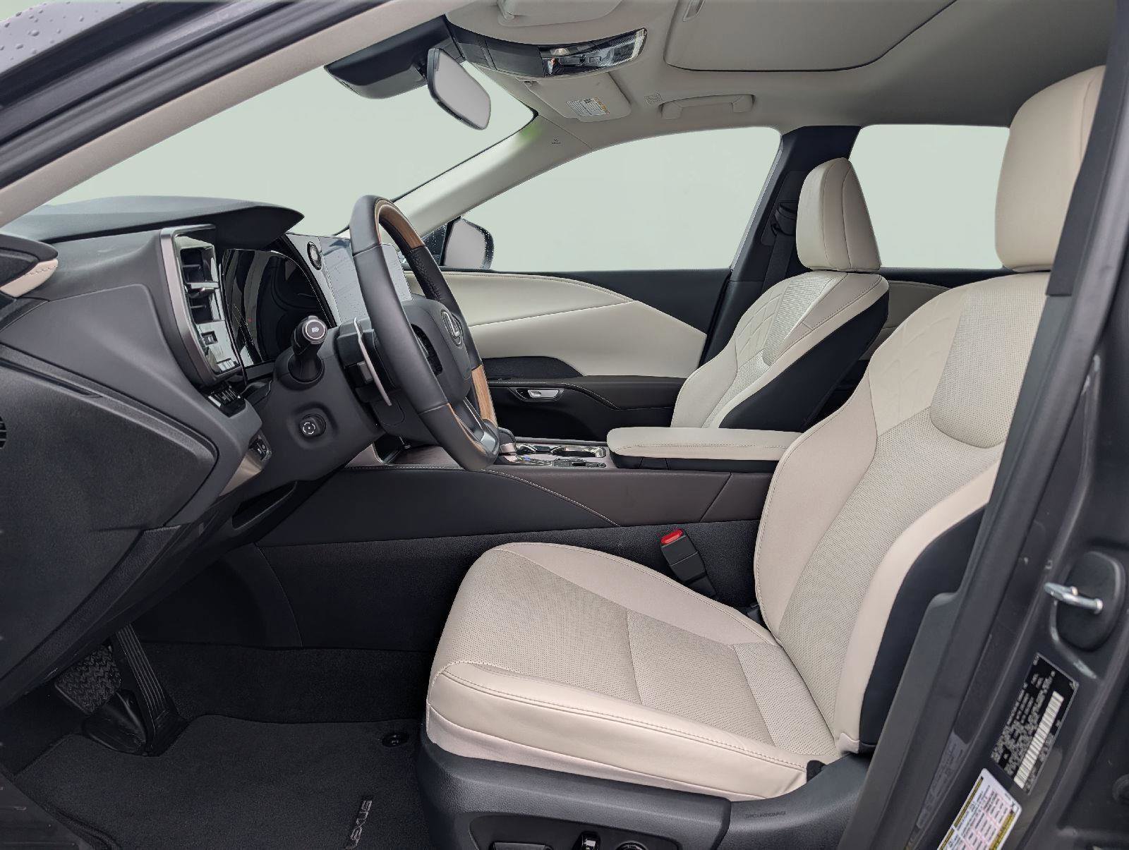 Used 2024 Lexus RX 350 Premium w/ Accessory Package (K3) image 11