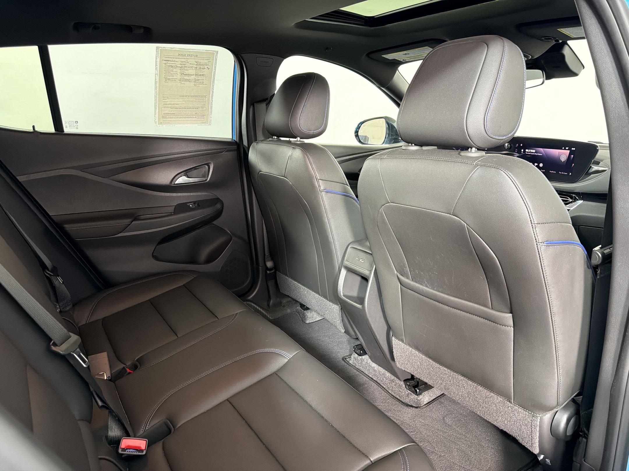Used 2025 Buick Envista Sport Touring w/ Experience Buick Package FWD image 29