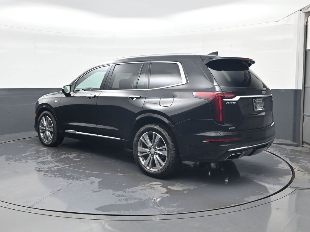 Used 2022 Cadillac XT6 Premium Luxury w/ Technology Package image 5