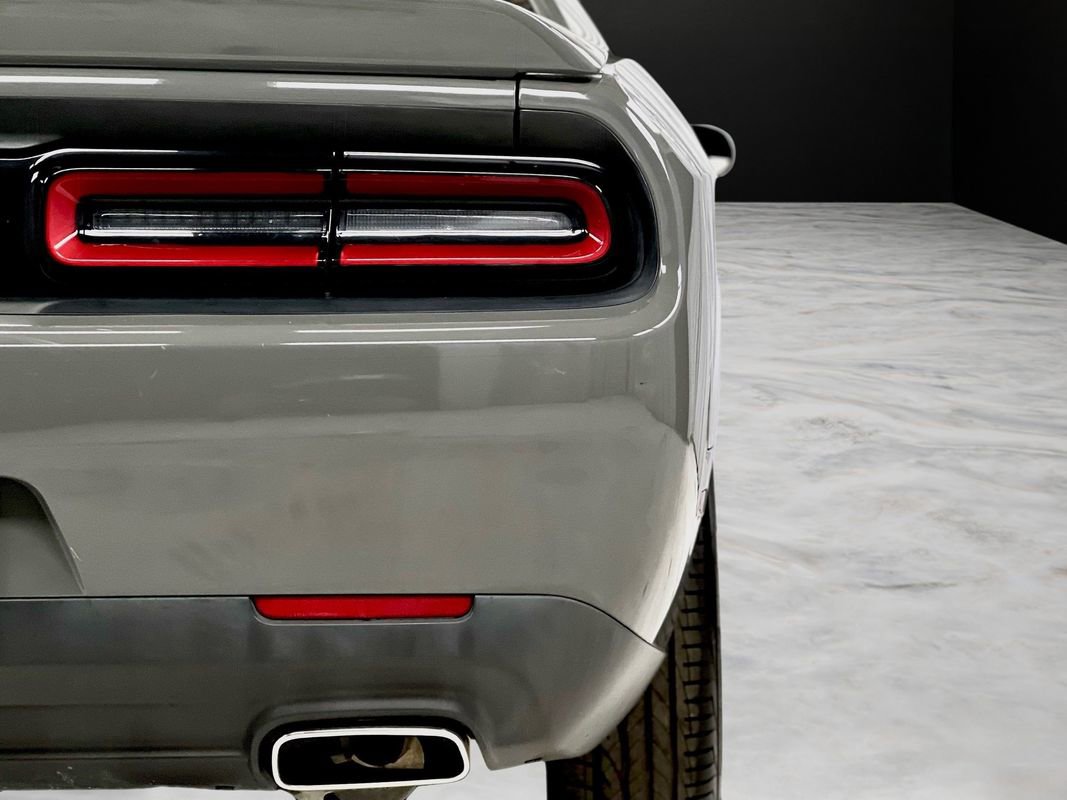 Used 2019 Dodge Challenger SXT image 38