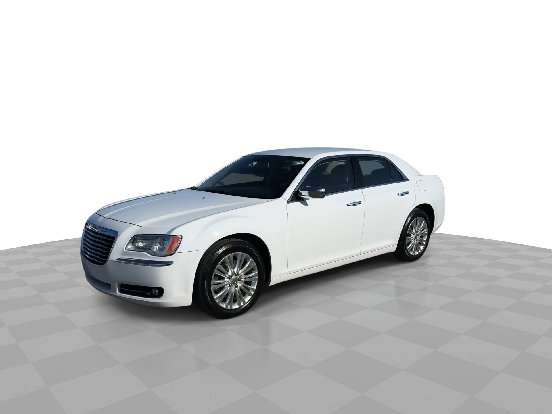 Used 2013 Chrysler 300 C image 4