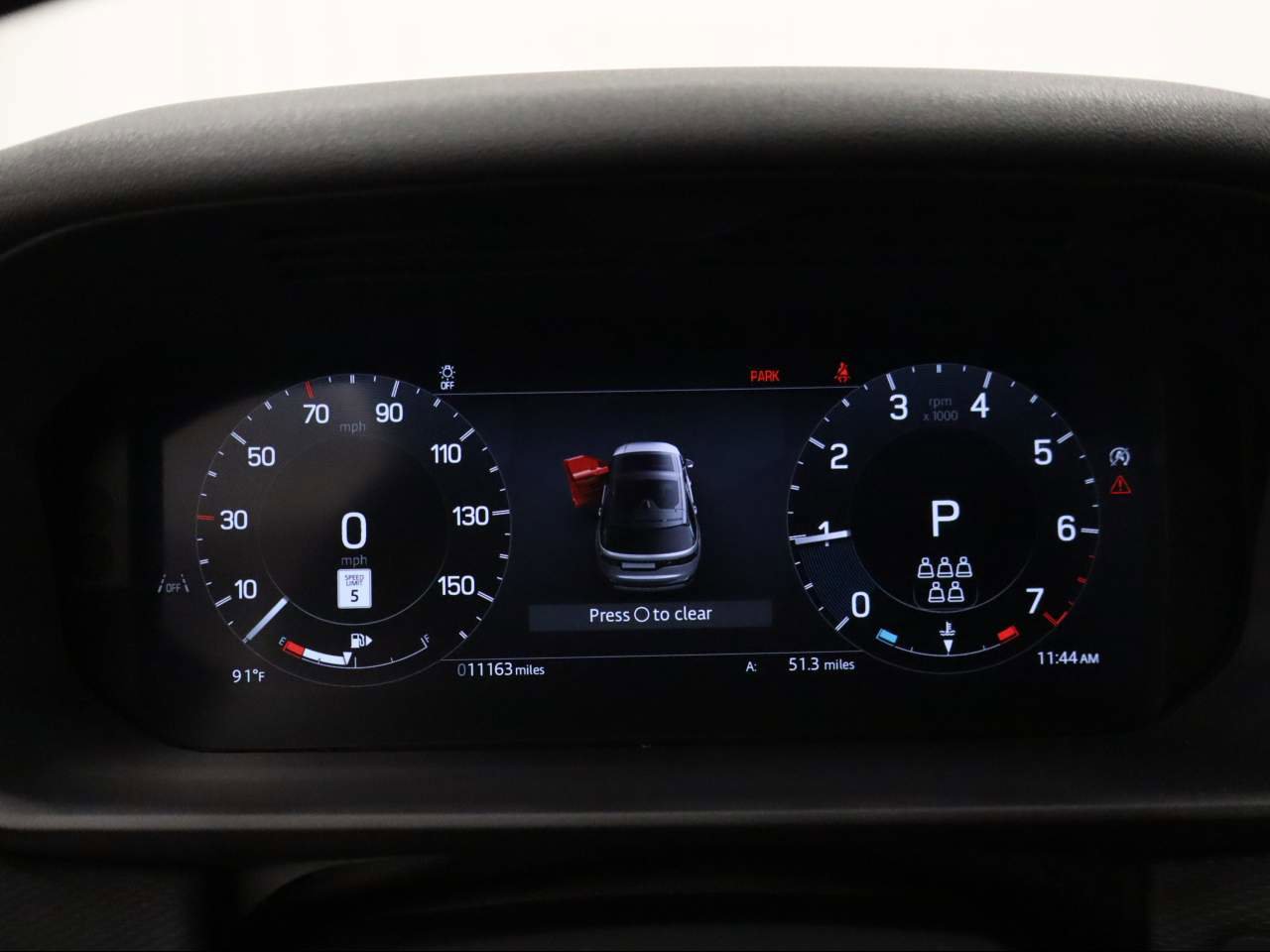 Used 2024 Land Rover Discovery Dynamic SE image 7