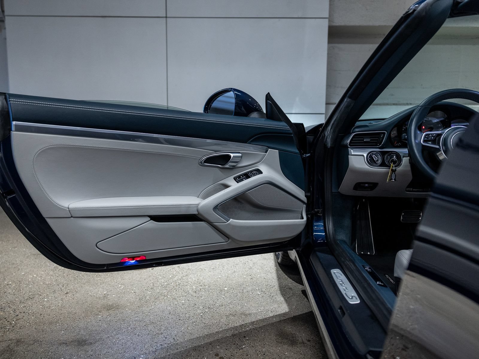 Certified 2019 Porsche 911 Carrera S RWD image 33
