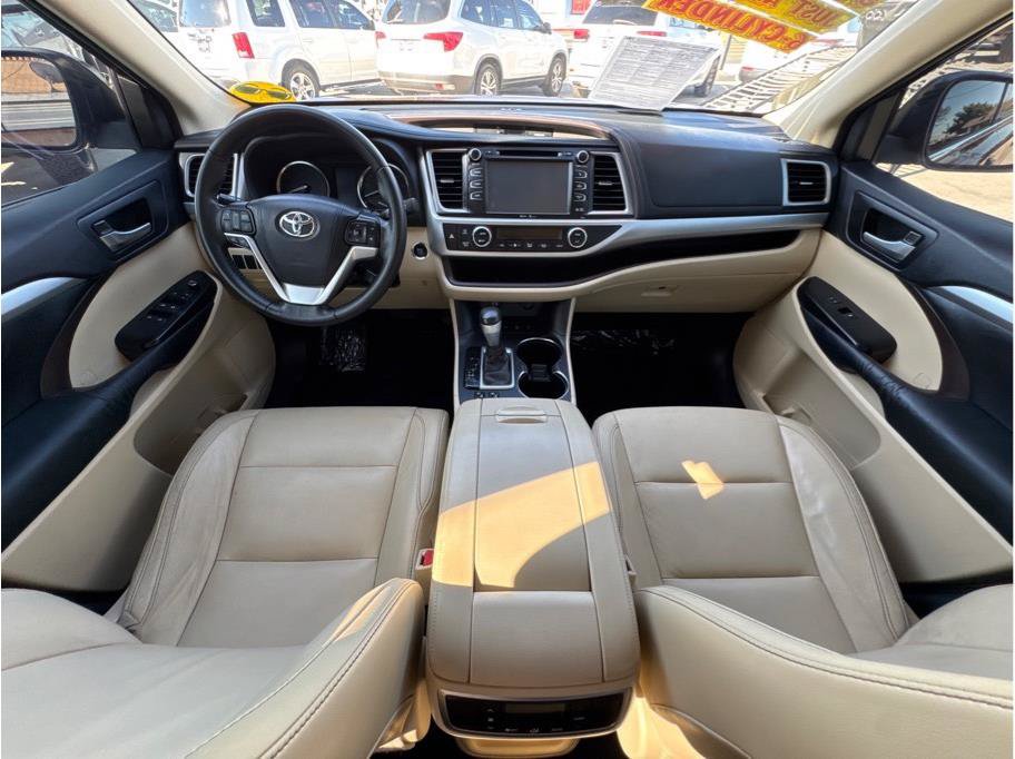 Used 2015 Toyota Highlander XLE AWD/4WD image 37