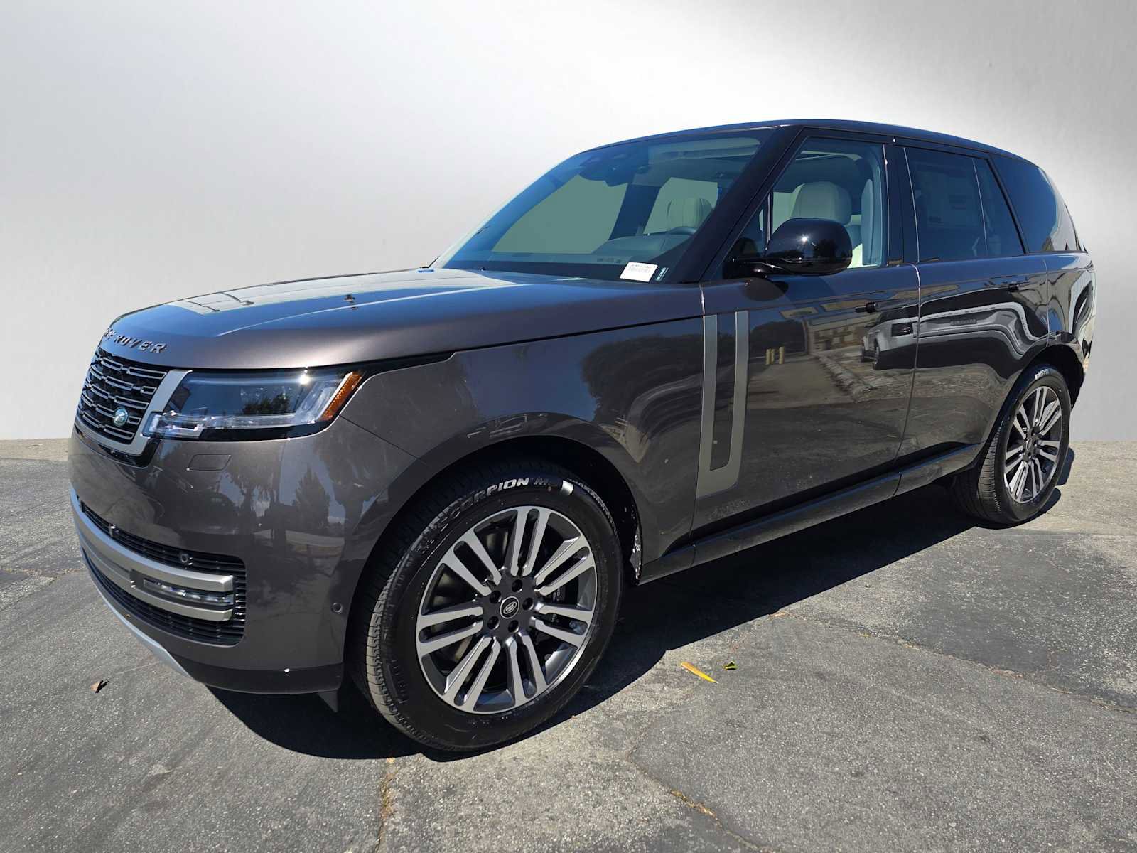 New 2025 Land Rover Range Rover SE image 7