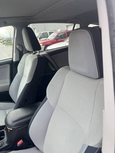 Used 2016 Toyota RAV4 XLE image 11