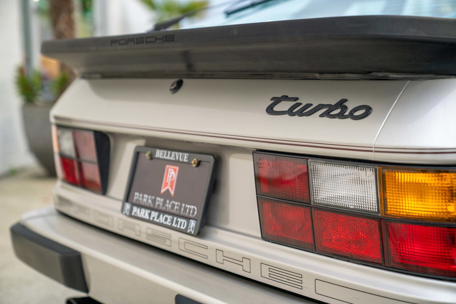 Used 1986 Porsche 944 Turbo RWD image 8