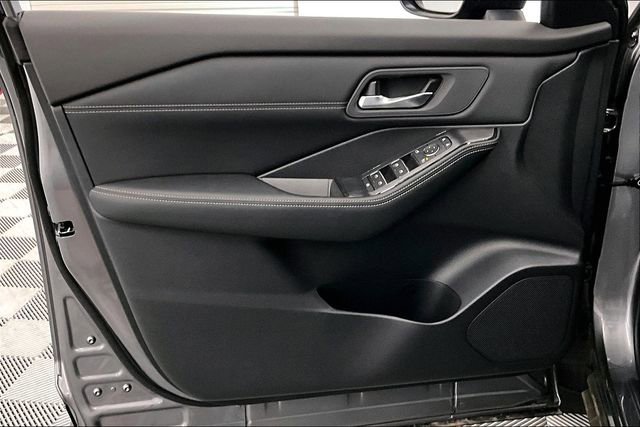 New 2025 Nissan Rogue SL image 30