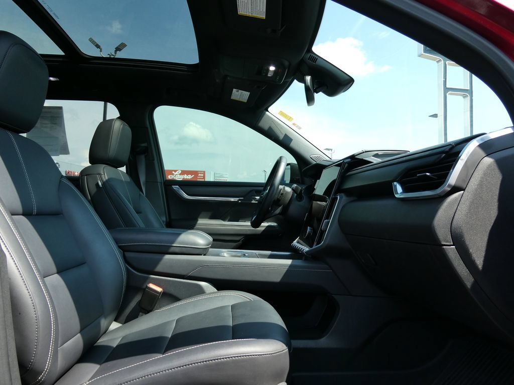 Certified 2025 GMC Acadia Elevation w/ Elevation Premium Package FWD image 14