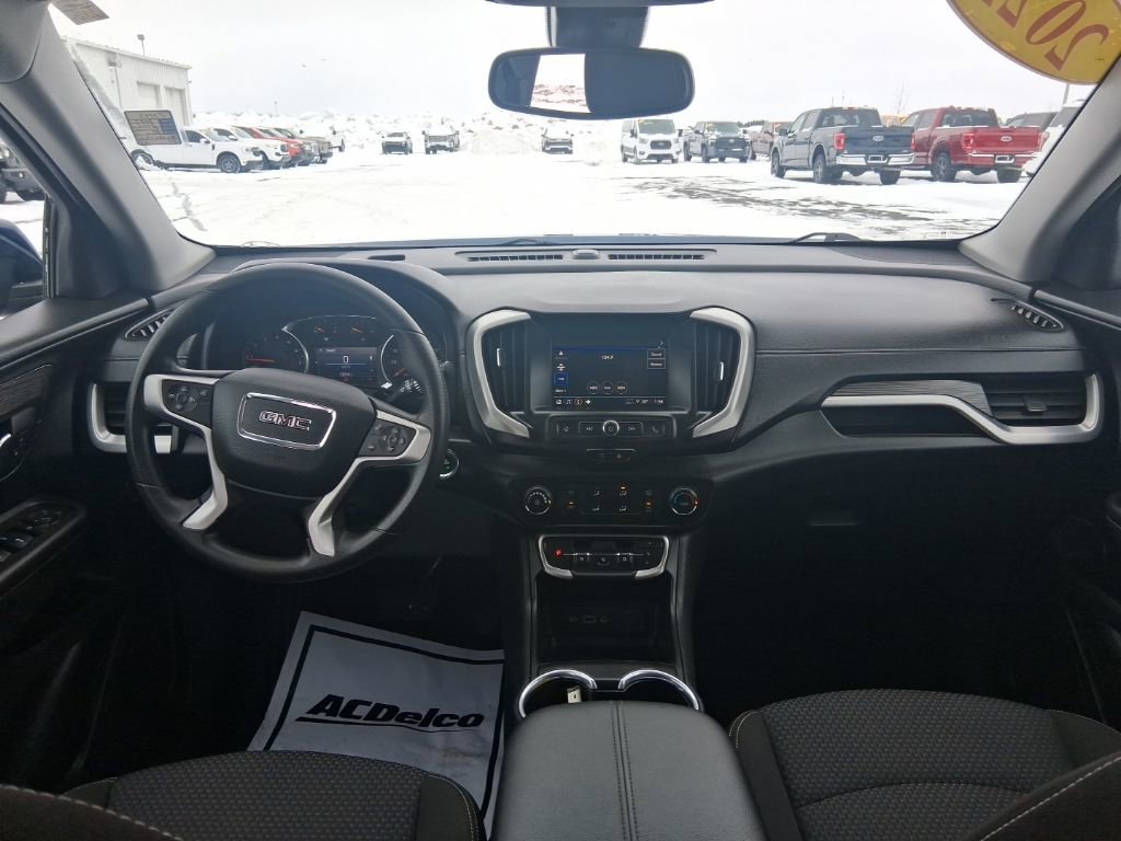 Used 2022 GMC Terrain SLE image 18