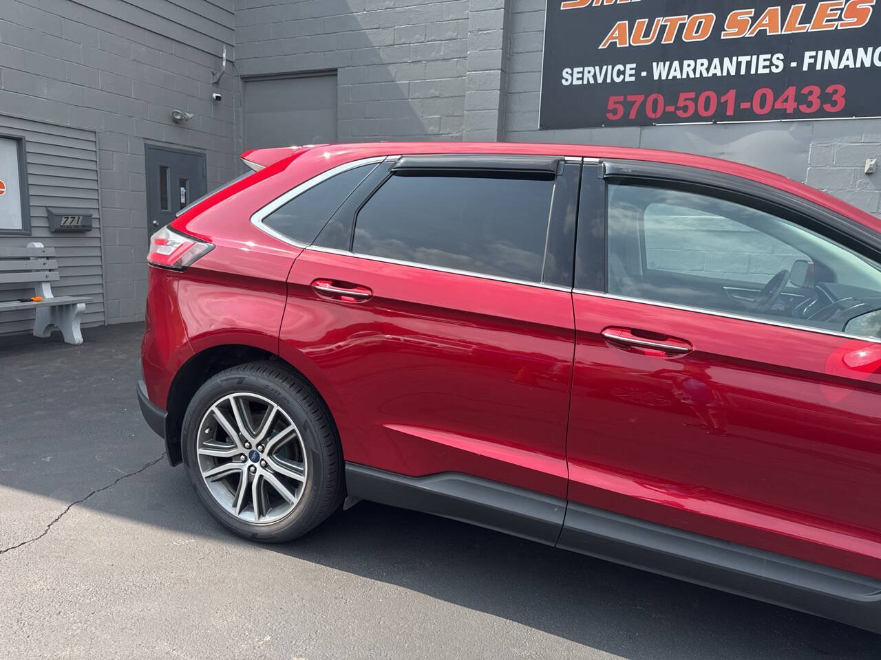 Used 2019 Ford Edge Titanium w/ Cold Weather Package AWD/4WD image 9