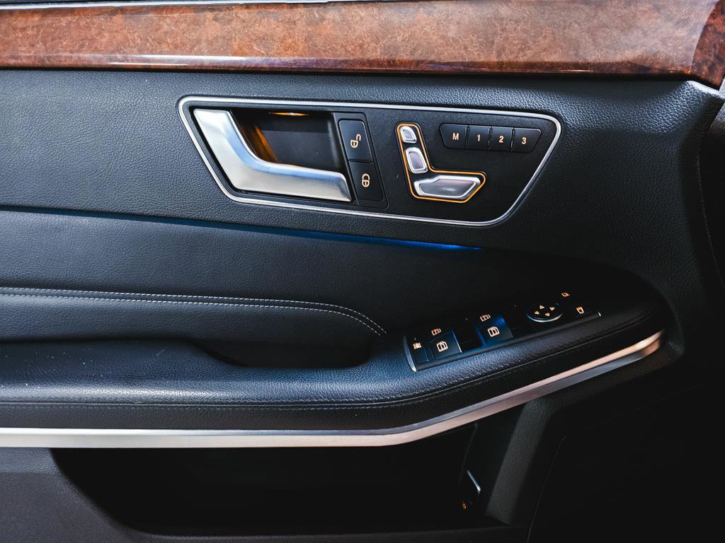 Used 2014 Mercedes-Benz E 350 4MATIC Sedan image 16