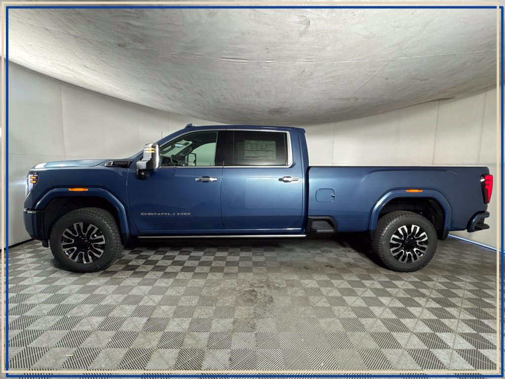 New 2026 GMC Sierra 3500 Denali Ultimate AWD/4WD image 11