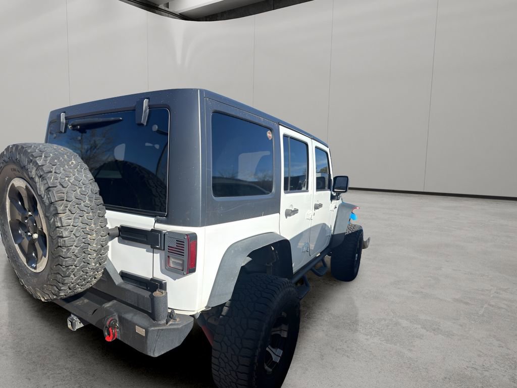 Used 2017 Jeep Wrangler Unlimited Rubicon w/ Connectivity Group AWD/4WD image 14