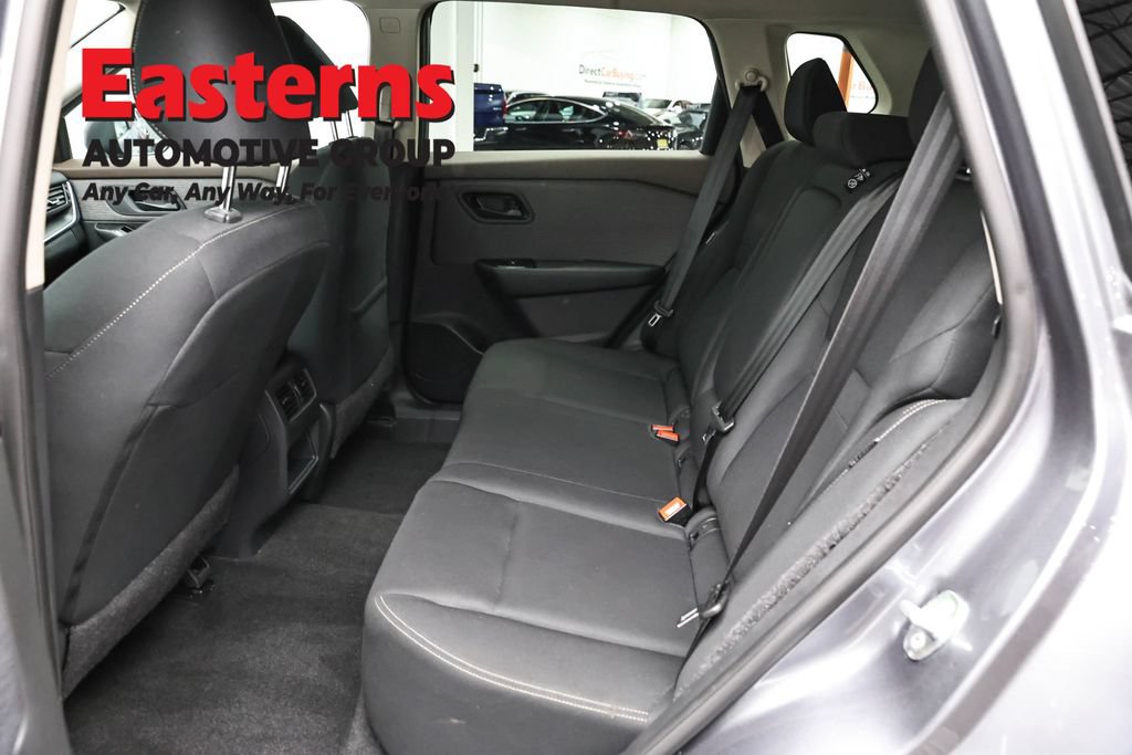 Used 2023 Nissan Rogue S AWD/4WD image 22
