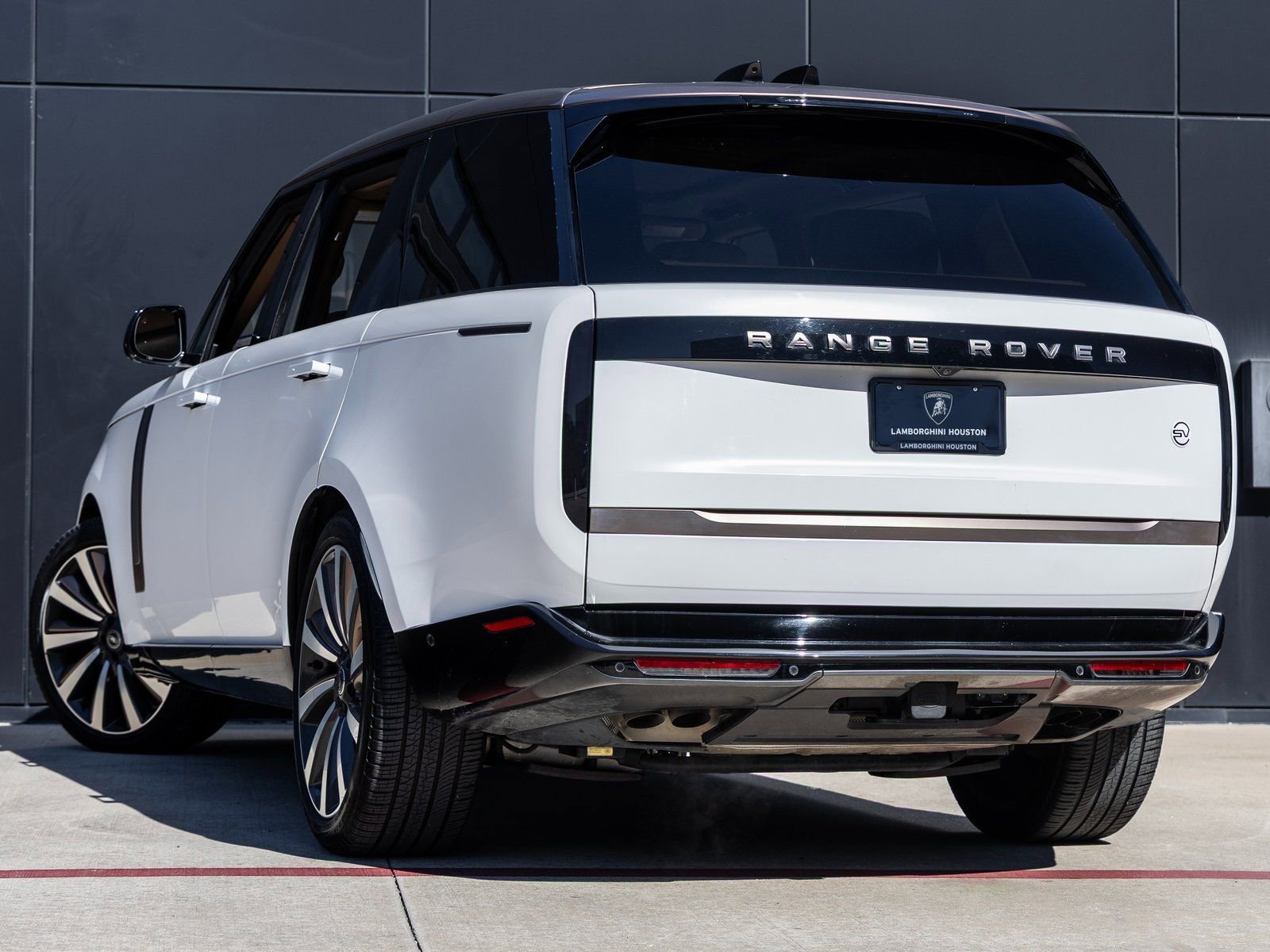 Used 2022 Land Rover Range Rover SV image 6