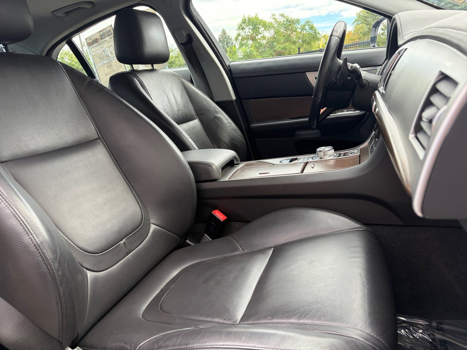 Used 2013 Jaguar XF 3.0 AWD/4WD image 30
