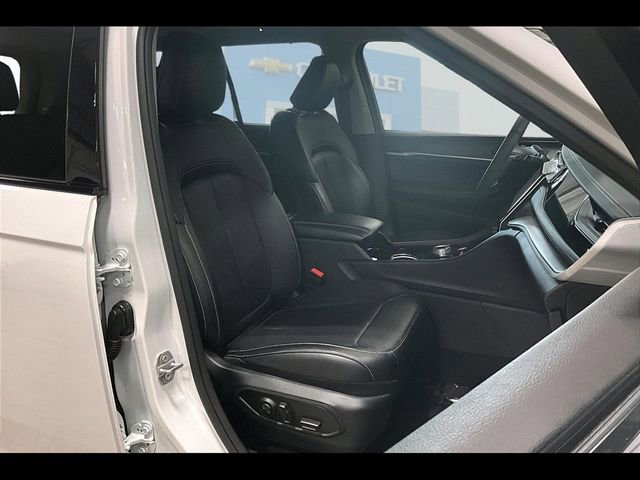 Used 2023 Jeep Grand Cherokee 4WD 4xe w/ Luxury Tech Group II image 26