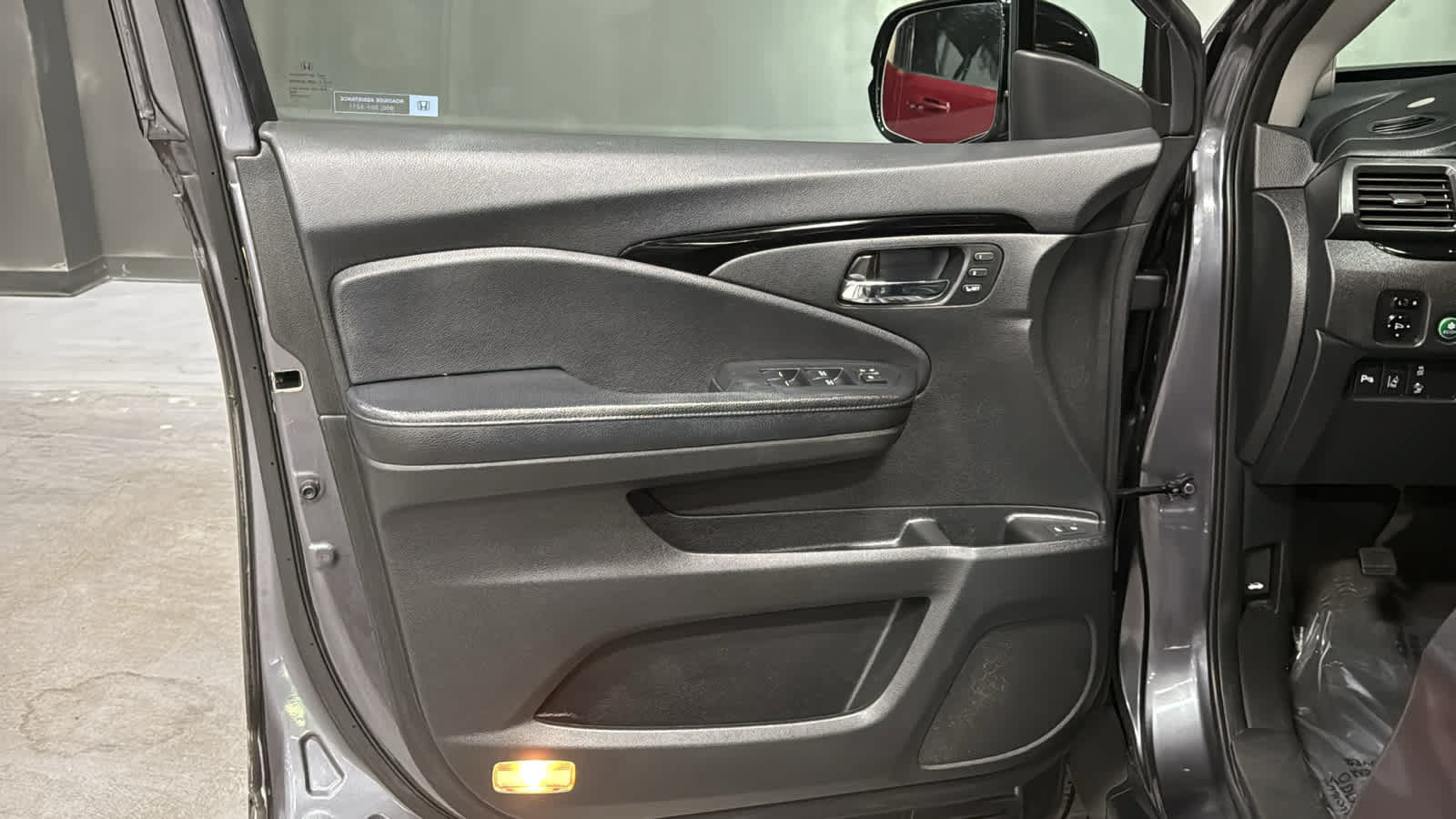 Used 2016 Honda Pilot Touring image 9