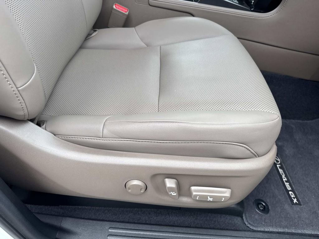 Used 2023 Lexus GX 460 Premium image 12