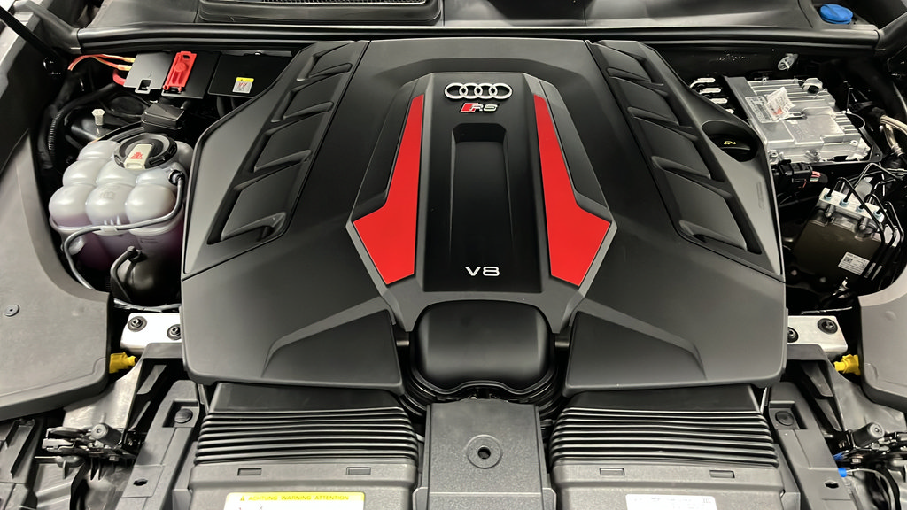 Used 2020 Audi RS Q8 w/ Carbon Optic Package AWD/4WD image 26