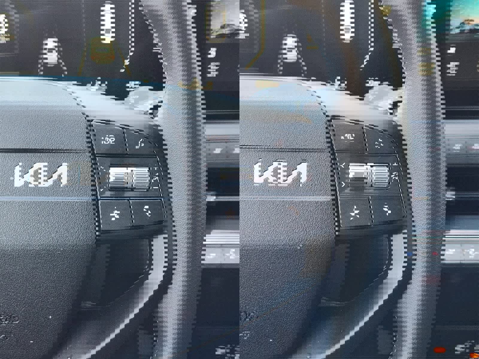 Certified 2025 Kia K4 EX image 27