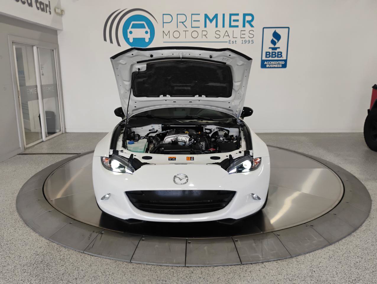 Used 2021 MAZDA MX-5 Miata Sport RWD image 5
