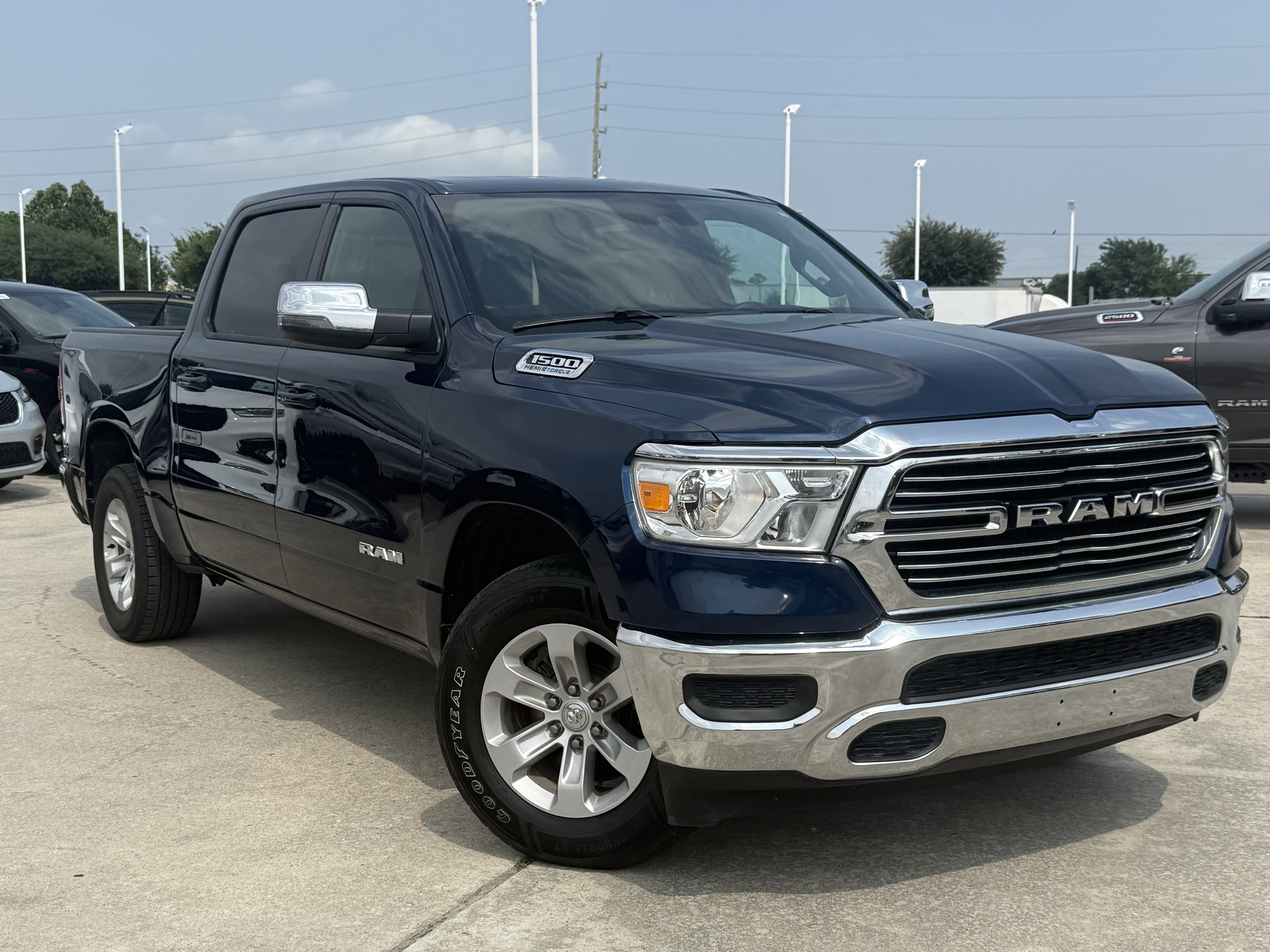 Used 2024 RAM 1500 Laramie RWD image 2