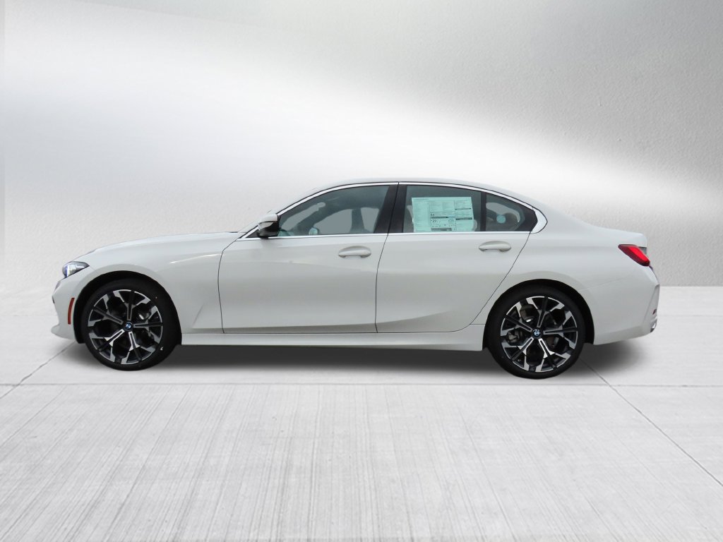 Certified 2026 BMW 330i xDrive Sedan w/ Premium Package AWD/4WD image 38