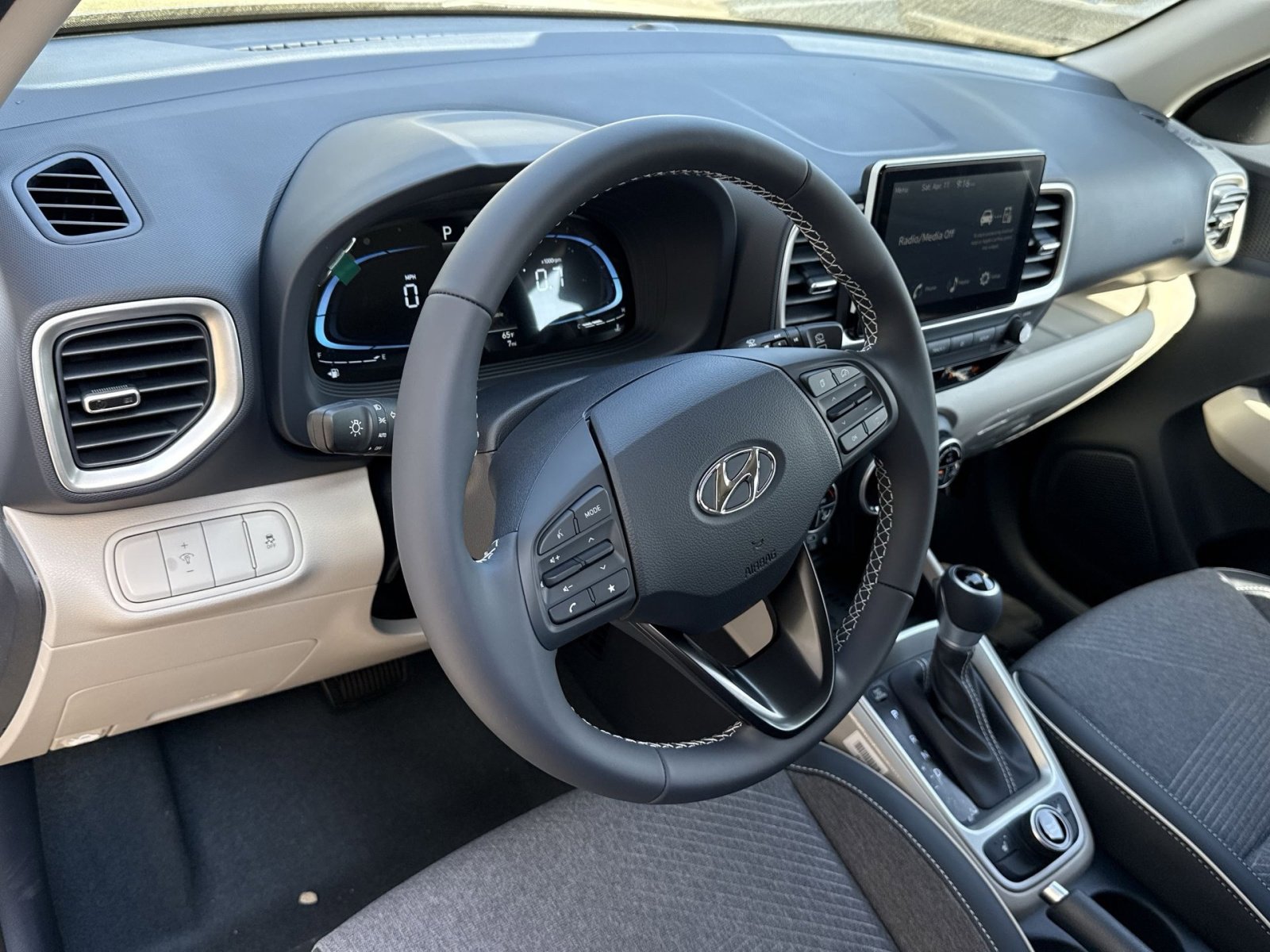 New 2026 Hyundai Venue SEL FWD image 16