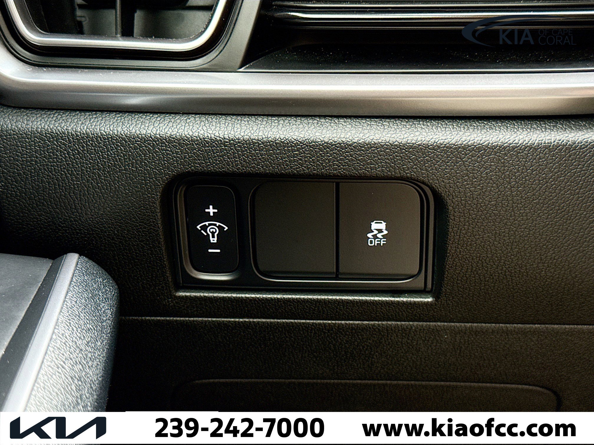 Certified 2025 Kia Sorento S image 35