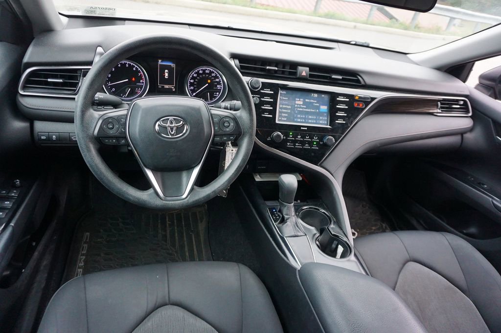 Used 2020 Toyota Camry LE image 6